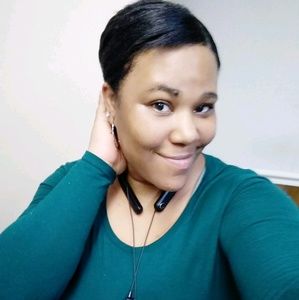 Meet your Posher, Candice